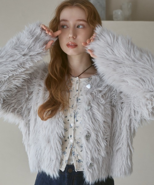 Bab(バブ)の「【選べる着丈/前後2WAY】ニュアンスハートボタンシャギーニットカーディガン(カーディガン/ボレロ・レディース・チャコールグレー/C/アイボリー/B/D/ライトグレー/ライトグリーン/A・FREE)」の4枚目の写真