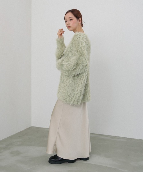 Bab(バブ)の「【選べる着丈/前後2WAY】ニュアンスハートボタンシャギーニットカーディガン(カーディガン/ボレロ・レディース・チャコールグレー/C/アイボリー/B/D/ライトグレー/ライトグリーン/A・FREE)」の12枚目の写真