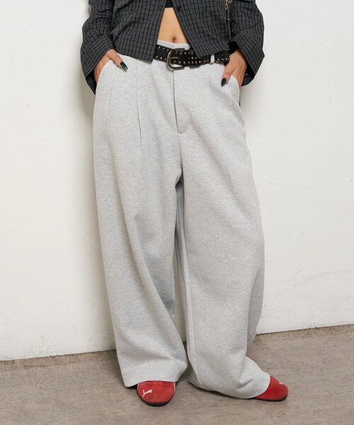 WHO'S WHO gallery（フーズフーギャラリー）の「スウェット2タックスラックス（スラックス・レディース・グレー/ブラック/ブラウン・SMALL/LARGE/MEDIUM）」の2枚目の写真