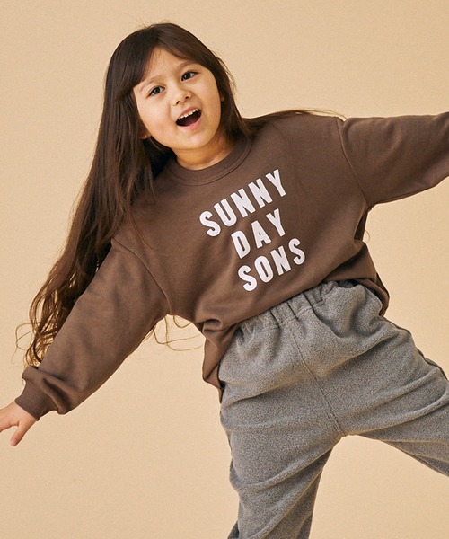 FOV（フォブ）の「FOV/フォブ SUNNYDAY トレーナー（スウェット・キッズ・アッシュブラウン/ブラック/グレイッシュベージュ・XL/L/M/S）」の2枚目の写真