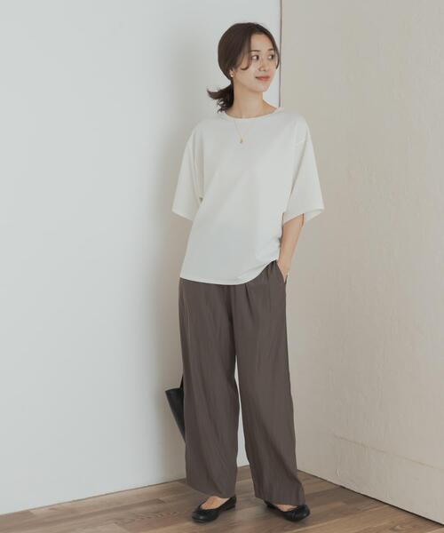 URBAN RESEARCH DOORS（アーバンリサーチドアーズ）の「オーバーサイズフォルムプルオーバー（Tシャツ/カットソー・レディース・ブラック/オフホワイト/ブラウン・MEDIUM）」の9枚目の写真