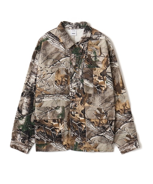 atmos(アトモス)の「atmos Tree Camo Pattern Coverall Jacket / アトモス ツリー カモパターン カバーオール ジャケット(その他アウター・メンズ・ブラウン系カモフラージュ/リアルツリーカモ/グレー系カモフラージュ・M/XL/L)」の1枚目の写真