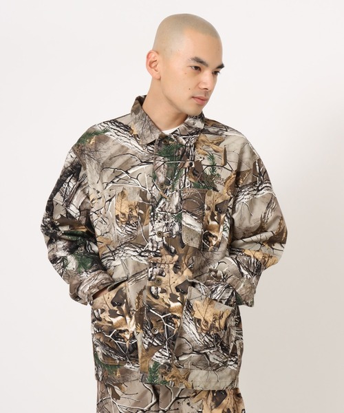 atmos(アトモス)の「atmos Tree Camo Pattern Coverall Jacket / アトモス ツリー カモパターン カバーオール ジャケット(その他アウター・メンズ・ブラウン系カモフラージュ/リアルツリーカモ/グレー系カモフラージュ・M/XL/L)」の4枚目の写真