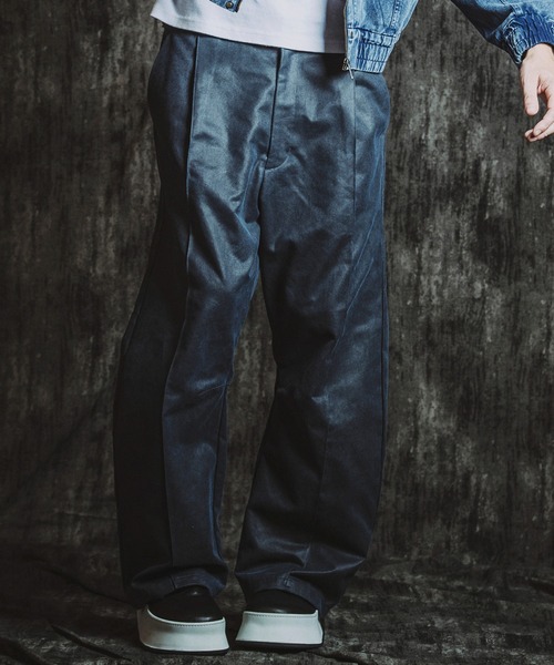 NO ID.（ノーアイディ）の「【NO ID.】Coating Twill Cocoon Trousers / コーティング ツイル コクーン トラウザーズ（その他パンツ・メンズ・ブラック/ネイビー/ブラウン・1(S)/2(M)）」の3枚目の写真