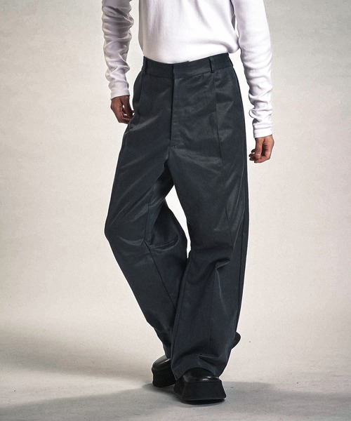 NO ID.（ノーアイディ）の「【NO ID.】Coating Twill Cocoon Trousers / コーティング ツイル コクーン トラウザーズ（その他パンツ・メンズ・ブラック/ネイビー/ブラウン・1(S)/2(M)）」の22枚目の写真