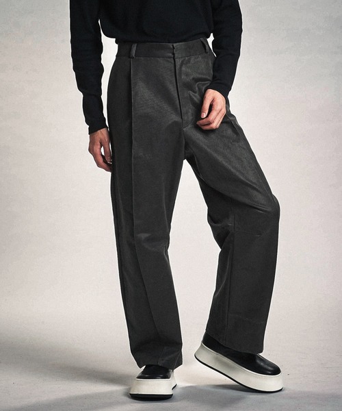 NO ID.（ノーアイディ）の「【NO ID.】Coating Twill Cocoon Trousers / コーティング ツイル コクーン トラウザーズ（その他パンツ・メンズ・ブラック/ネイビー/ブラウン・1(S)/2(M)）」の12枚目の写真