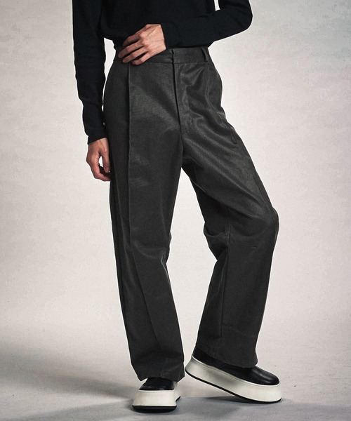 NO ID.（ノーアイディ）の「【NO ID.】Coating Twill Cocoon Trousers / コーティング ツイル コクーン トラウザーズ（その他パンツ・メンズ・ブラック/ネイビー/ブラウン・1(S)/2(M)）」の5枚目の写真