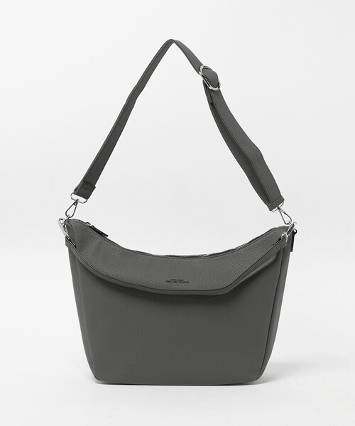 green label relaxing（グリーンレーベルリラクシング）の「シボ レザーライク 2WAY ショルダーバッグ（ショルダーバッグ・メンズ・ブラック/グレー系・FREE）」の3枚目の写真