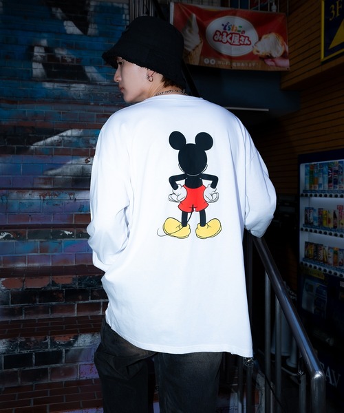 MICKEY MOUSE（ミッキーマウス）の「【MICKEY MOUSE】ミッキーマウス オーバーサイズ 長袖Ｔシャツ（Tシャツ/カットソー・メンズ・ホワイト系2/ホワイト系1/ホワイト系/チャコール/ライトグレー系2/ネイビー系1/ベージュ系/ホワイト・MEDIUM/X-LARGE/LARGE）」の4枚目の写真