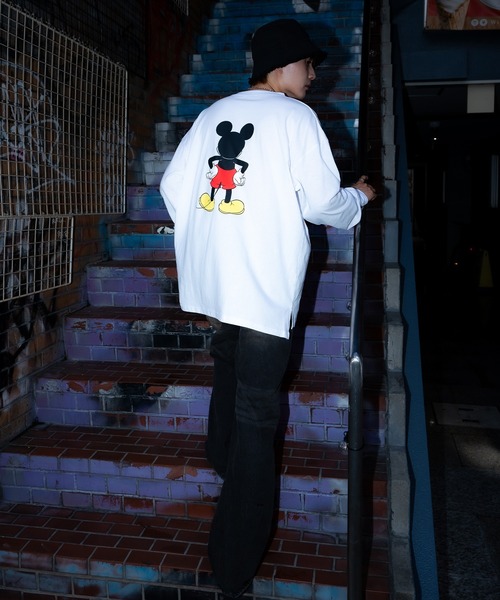 MICKEY MOUSE（ミッキーマウス）の「【MICKEY MOUSE】ミッキーマウス オーバーサイズ 長袖Ｔシャツ（Tシャツ/カットソー・メンズ・ホワイト系2/ホワイト系1/ホワイト系/チャコール/ライトグレー系2/ネイビー系1/ベージュ系/ホワイト・MEDIUM/X-LARGE/LARGE）」の9枚目の写真