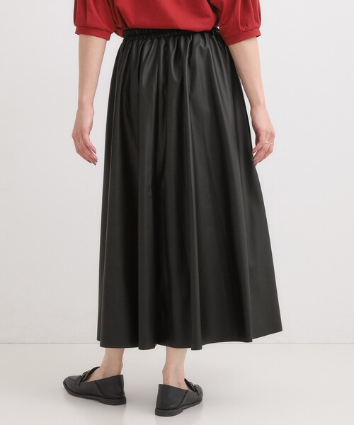 DRESKIP（ドレスキップ）の「【S-LL】大人の抜け感 合皮フレアスカート（スカート・レディース・ブラック/ベージュ・04/03/02/01）」の4枚目の写真