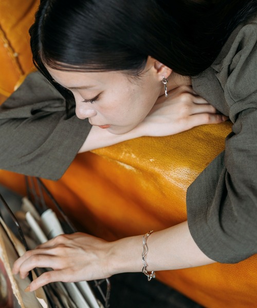 Nothing And Others（ナッシングアンドアザーズ）の「「Nothing And Others/ナッシングアンドアザーズ」Bananamotif Bracelet（ブレスレット・レディース・シルバー・FREE）」の3枚目の写真