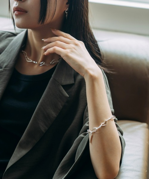 Nothing And Others（ナッシングアンドアザーズ）の「「Nothing And Others/ナッシングアンドアザーズ」Bananamotif Bracelet（ブレスレット・レディース・シルバー・FREE）」の4枚目の写真