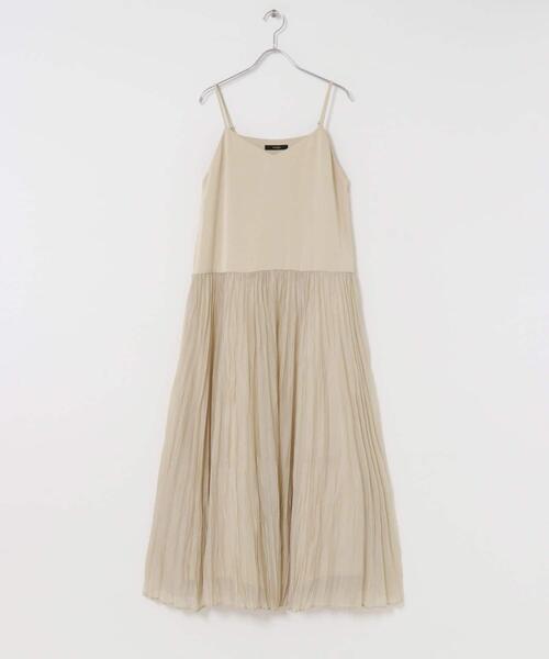 URBAN RESEARCH ROSSO WOMEN（アーバンリサーチ　ロッソ）の「プリーツドッキング2WAYキャミワンピース（ワンピース・レディース・ネイビー/ライトベージュ・FREE）」の16枚目の写真