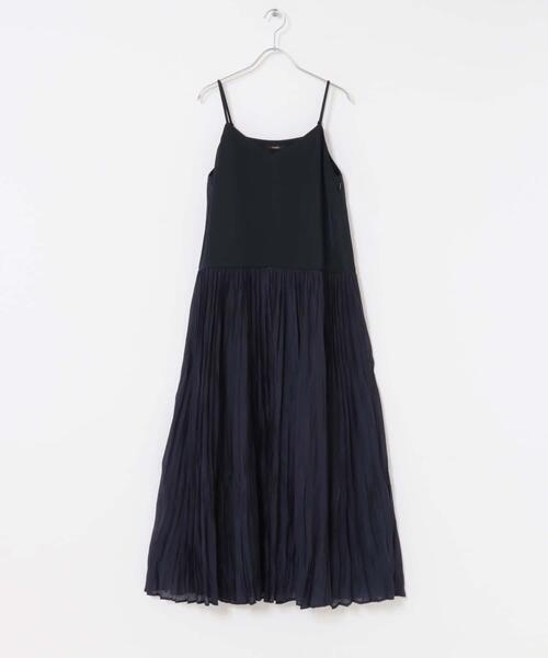 URBAN RESEARCH ROSSO WOMEN（アーバンリサーチ　ロッソ）の「プリーツドッキング2WAYキャミワンピース（ワンピース・レディース・ネイビー/ライトベージュ・FREE）」の6枚目の写真