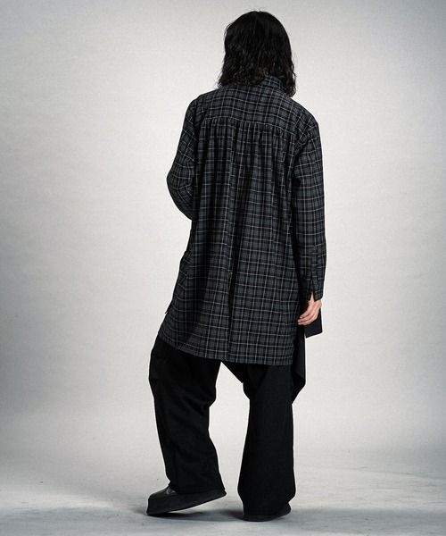NO ID.(ノーアイディ)の「【NO ID.】Drape Long Shirt / ドレープ ロング シャツ(シャツ/ブラウス・メンズ・チェック/ホワイト/ブラック・ONE SIZE)」の17枚目の写真