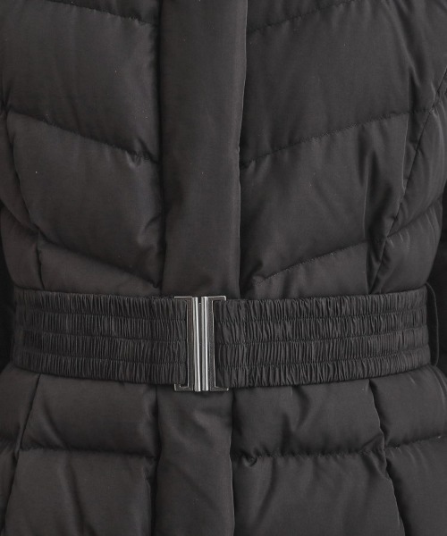 couture brooch（クチュールブローチ）の「【2WAY・ベルト付き】フードフェイクファー ミドル丈ダウンコート（ダウンジャケット/コート・レディース・アイボリー/ブラック・36/42/40/38）」の7枚目の写真