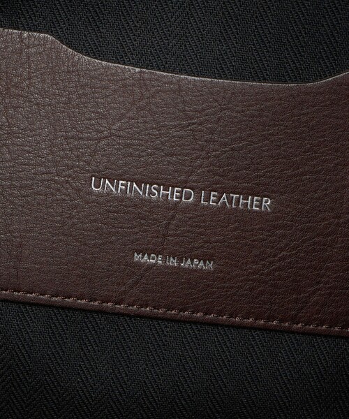 UNITED ARROWS(ユナイテッドアローズ)の「UNFINISHED LEATHER/ショルダーバッグ(ショルダーバッグ・メンズ・ブラック/ダークブラウン・FREE)」の10枚目の写真