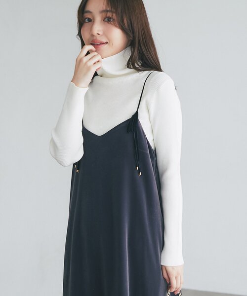 La boutique BonBon(ラブティックボンボン)の「【愛されワンピース】ベロアキャミワンピース(ワンピース・レディース・ホワイト/チャコールグレー・FREE)」の2枚目の写真