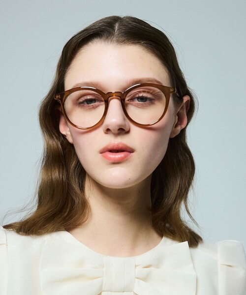 TOCCA(トッカ)の「GRACE IN LIGHT SUNGLASSES 調光レンズサングラス(サングラス・レディース・ベージュ系/ブラウン系・F)」の1枚目の写真