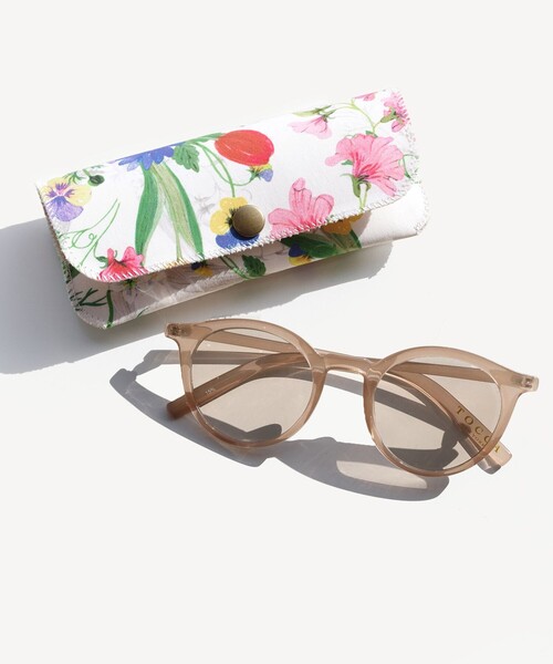 TOCCA(トッカ)の「GRACE IN LIGHT SUNGLASSES 調光レンズサングラス(サングラス・レディース・ベージュ系/ブラウン系・F)」の20枚目の写真