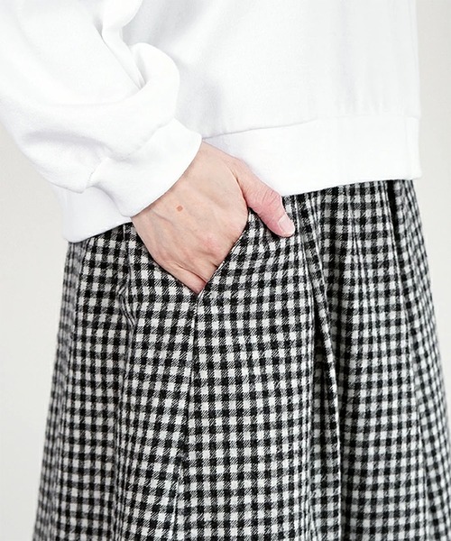 solamonat poche(ソラモナポッシェ)の「ウール袴パンツ(その他パンツ・レディース・チェック/グレー系その他・2.0)」の11枚目の写真