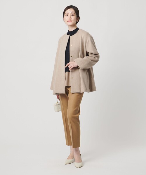 UNITED ARROWS(ユナイテッドアローズ)の「バック フレア ショート コート(その他アウター・レディース・オフホワイト/ブラック/ベージュ・38/36)」の5枚目の写真