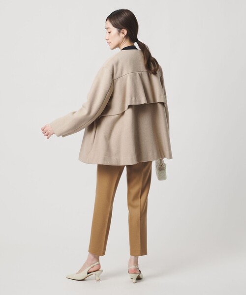 UNITED ARROWS(ユナイテッドアローズ)の「バック フレア ショート コート(その他アウター・レディース・オフホワイト/ブラック/ベージュ・38/36)」の7枚目の写真