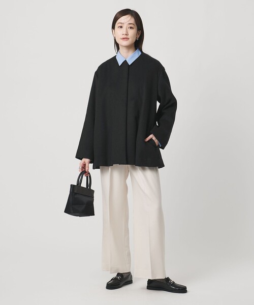 UNITED ARROWS(ユナイテッドアローズ)の「バック フレア ショート コート(その他アウター・レディース・オフホワイト/ブラック/ベージュ・38/36)」の13枚目の写真