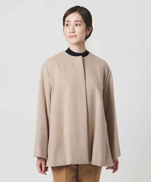 UNITED ARROWS(ユナイテッドアローズ)の「バック フレア ショート コート(その他アウター・レディース・オフホワイト/ブラック/ベージュ・38/36)」の15枚目の写真