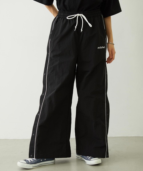 MILKFED.（ミルクフェド）の「CUTOUT LOGO TRACK PANTS（その他パンツ・レディース・ライトピンク/ブラック/チャコール・M/S）」の2枚目の写真