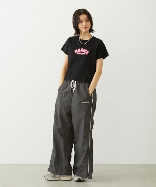 MILKFED.（ミルクフェド）の「CUTOUT LOGO TRACK PANTS（その他パンツ・レディース・ライトピンク/ブラック/チャコール・M/S）」の9枚目の写真
