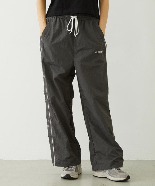 MILKFED.（ミルクフェド）の「CUTOUT LOGO TRACK PANTS（その他パンツ・レディース・ライトピンク/ブラック/チャコール・M/S）」の4枚目の写真