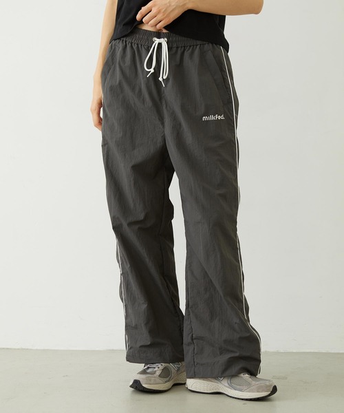 MILKFED.（ミルクフェド）の「CUTOUT LOGO TRACK PANTS（その他パンツ・レディース・ライトピンク/ブラック/チャコール・M/S）」の5枚目の写真
