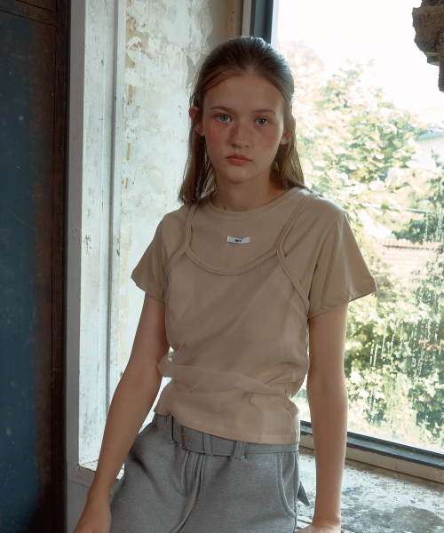 LETERIE(レテリー)の「BUSTIER LAYERED T-SHIRTG_BEIGE(Tシャツ/カットソー・レディース・ベージュ・FREE)」の2枚目の写真