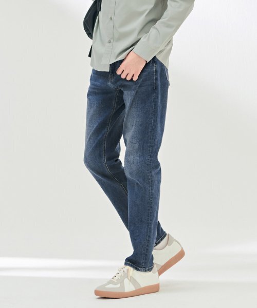 CHASECULT（チェイスカルト）の「男性ヒドゥンバンディングテーパードデニムパンツ-DARK2317B0N（デニムパンツ・メンズ・ブルー・70/76/82/86）」の2枚目の写真