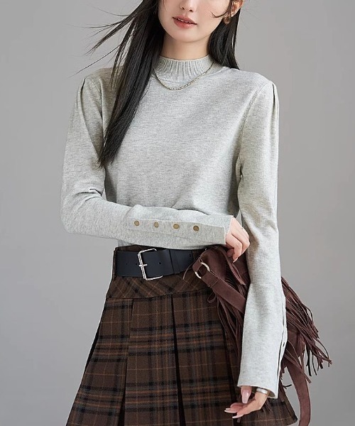 gossip!ロサンゼルス(ゴシップロサンゼルス)の「スリーブボタン モックネックカットソー(Tシャツ/カットソー・レディース・グレー/ブラック・FREE)」の1枚目の写真