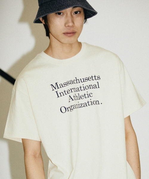 CONICHIWA BONJOUR(コンニチハボンジュール)の「VTユニブTシャツ(クリーム)(Tシャツ/カットソー・メンズ・その他・MEDIUM/LARGE)」の1枚目の写真