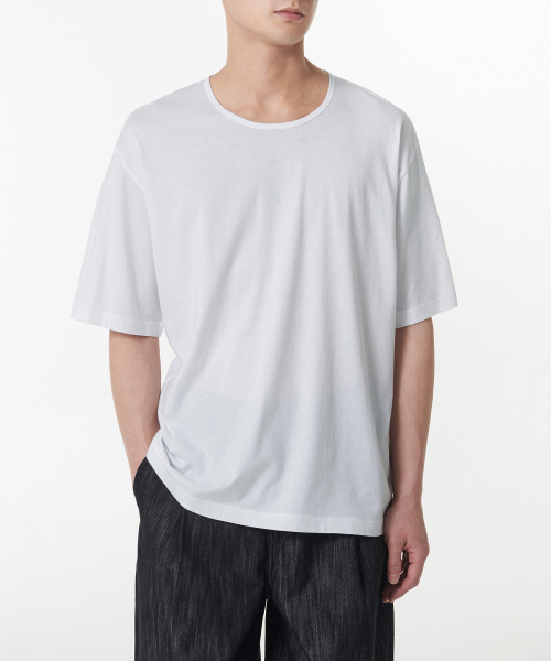 MUSINSA STANDARD（ムシンサスタンダード）の「リラックスドCRスcoopネックTシャツ[ホワイト]（Tシャツ/カットソー・メンズ・その他・XX-LARGE/LARGE/MEDIUM/X-LARGE/SMALL）」の2枚目の写真