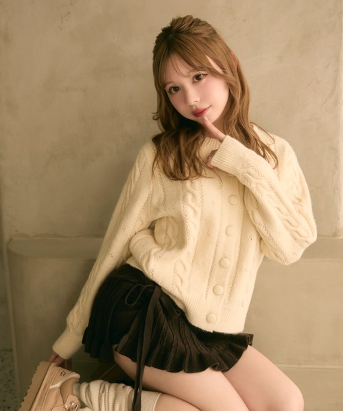 TITTY&CO.（ティティーアンドコー）の「ケーブル編みクルーネックカーディガン（カーディガン/ボレロ・レディース・ピンク/クリーム/グレー・FREE）」の3枚目の写真