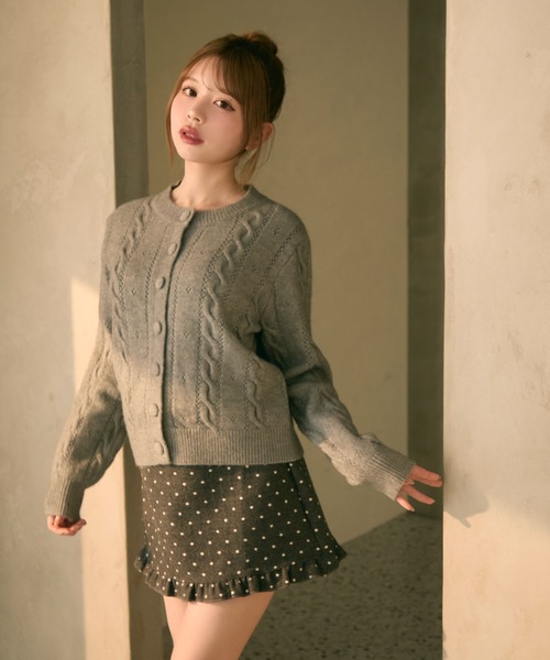 TITTY&CO.（ティティーアンドコー）の「ケーブル編みクルーネックカーディガン（カーディガン/ボレロ・レディース・ピンク/クリーム/グレー・FREE）」の10枚目の写真