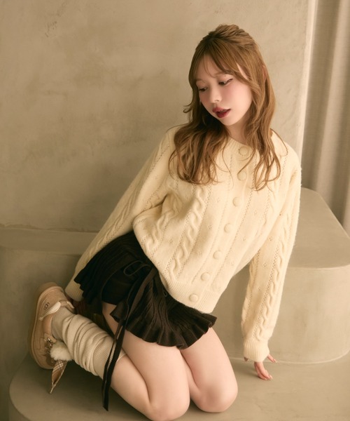 TITTY&CO.（ティティーアンドコー）の「ケーブル編みクルーネックカーディガン（カーディガン/ボレロ・レディース・ピンク/クリーム/グレー・FREE）」の18枚目の写真