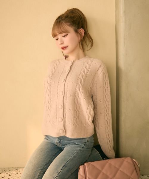 TITTY&CO.（ティティーアンドコー）の「ケーブル編みクルーネックカーディガン（カーディガン/ボレロ・レディース・ピンク/クリーム/グレー・FREE）」の21枚目の写真