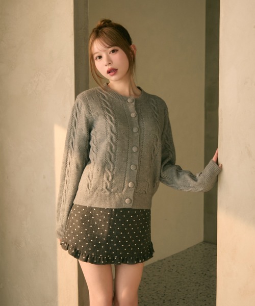 TITTY&CO.（ティティーアンドコー）の「ケーブル編みクルーネックカーディガン（カーディガン/ボレロ・レディース・ピンク/クリーム/グレー・FREE）」の8枚目の写真