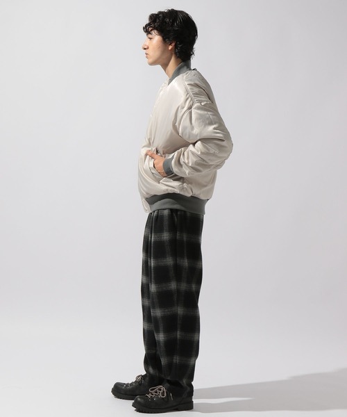 niko and...（ニコアンド）の「【NATOKii(ネイトゥーキー)】リバーシブルMA－1（MA-1・メンズ・グレー/ピンク・MEDIUM/LARGE）」の13枚目の写真