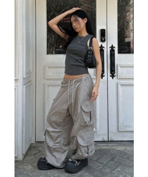 suade（スエード）の「NYLON CARGO PANTS [LIGHT GRAY]（その他パンツ・レディース・その他・SMALL）」の4枚目の写真