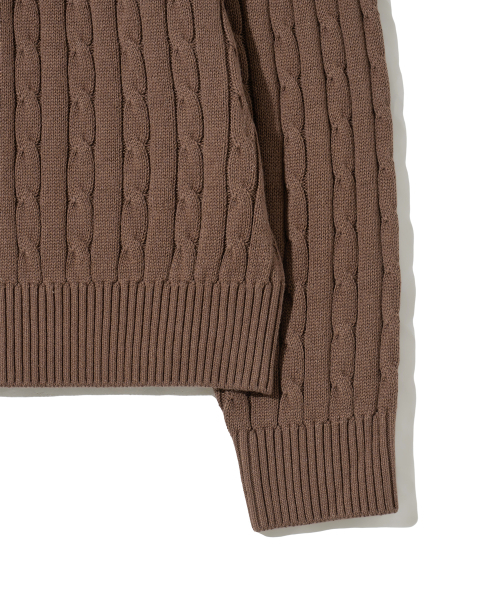 YALE(イェール)の「Yロゴケーブルラウンドニットブラウン(ニット/セーター・レディース・その他・SMALL/MEDIUM/LARGE/X-LARGE)」の2枚目の写真