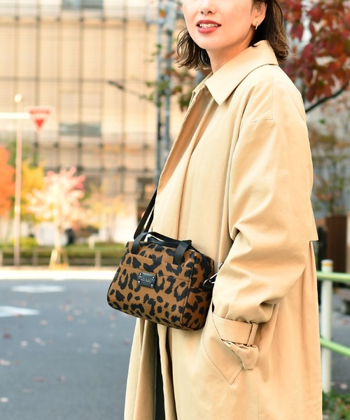 LAZY SUSAN（レイジースーザン）の「ミニショルダーバッグ　アニマルプリント（ショルダーバッグ・レディース・レオパード/ゼブラ・FREE）」の2枚目の写真