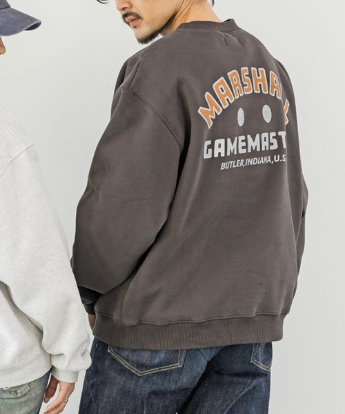MARSHALL GAMEMASTER(マーシャルゲームマスター)の「【MARSHALL GAMEMASTER/マーシャル ゲームマスター】Classic Crest Logo Crewneck Sweat/クラシック クレスト ロゴ クルーネック スウェット(スウェット・メンズ・チャコールグレー/ブラック/アッシュグレー・XL/L/M)」の2枚目の写真