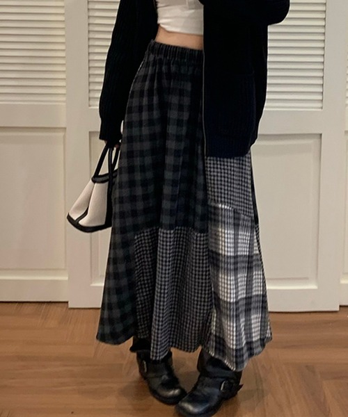 &soiree(アンドソワレ)の「パッチワークチェック柄フレアスカート(スカート・レディース・ブラック・SMALL/X-LARGE/LARGE/MEDIUM)」の3枚目の写真